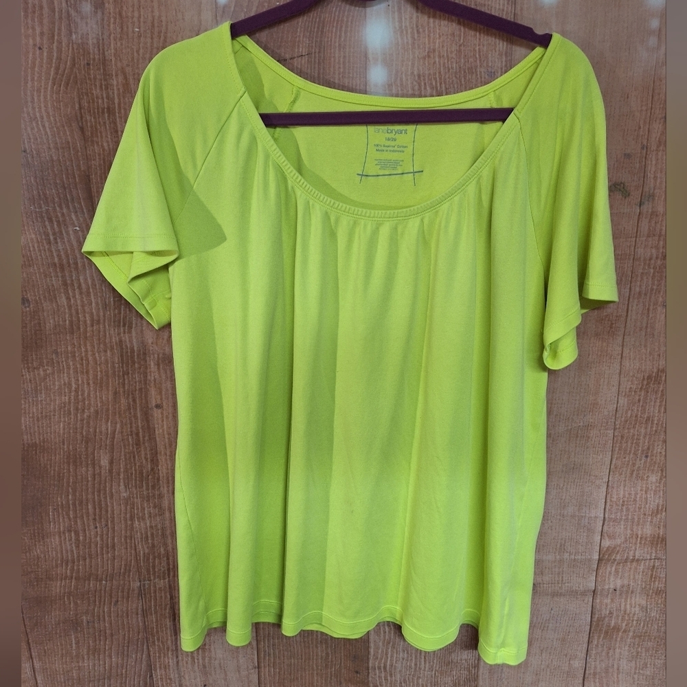 LANE BRYANT SIZE 18-20 NEON T-SHIRT